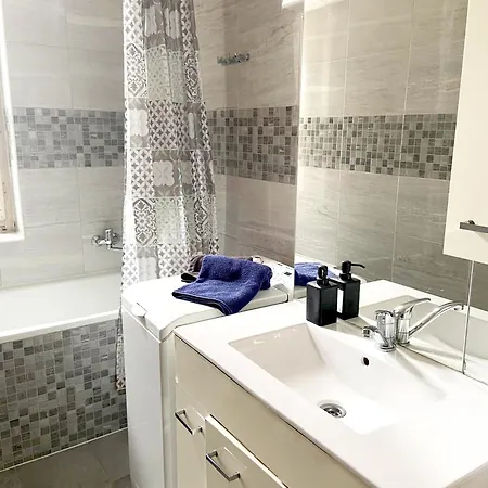 Big In City Center & Private Parking